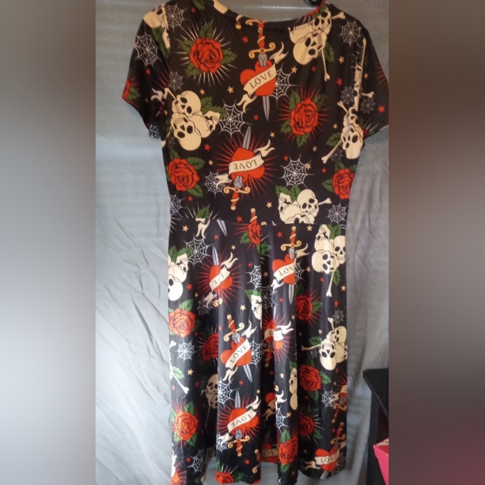 Fensace Goth Skull and Rose Print Black Dress